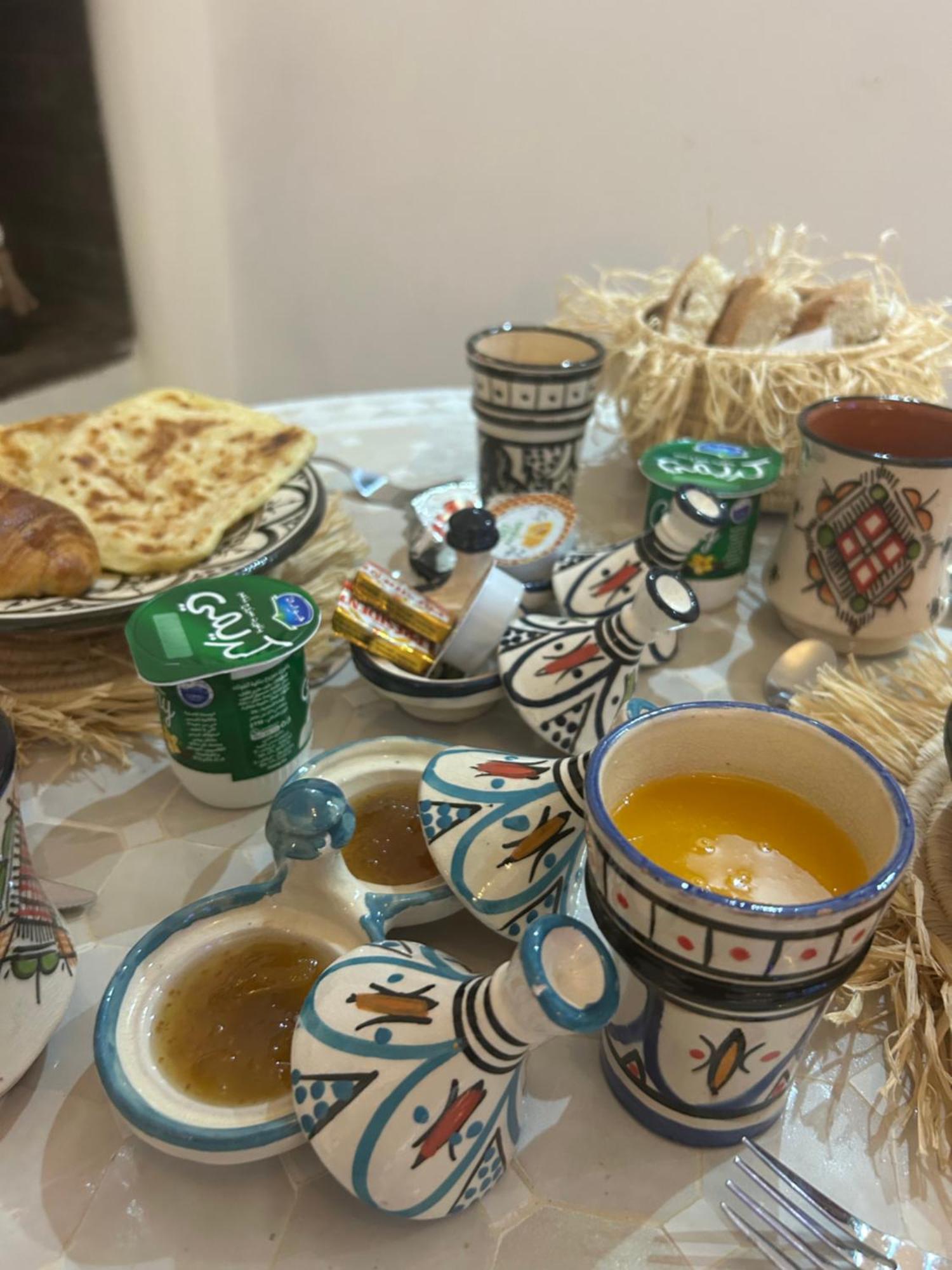 Riad Amazing Amazigh Avec Jacuzzi Petit Dejeuner Compris Avec Aussi Chambres Familiales Pres De La Place Jemaa El Fna مراكش المظهر الخارجي الصورة