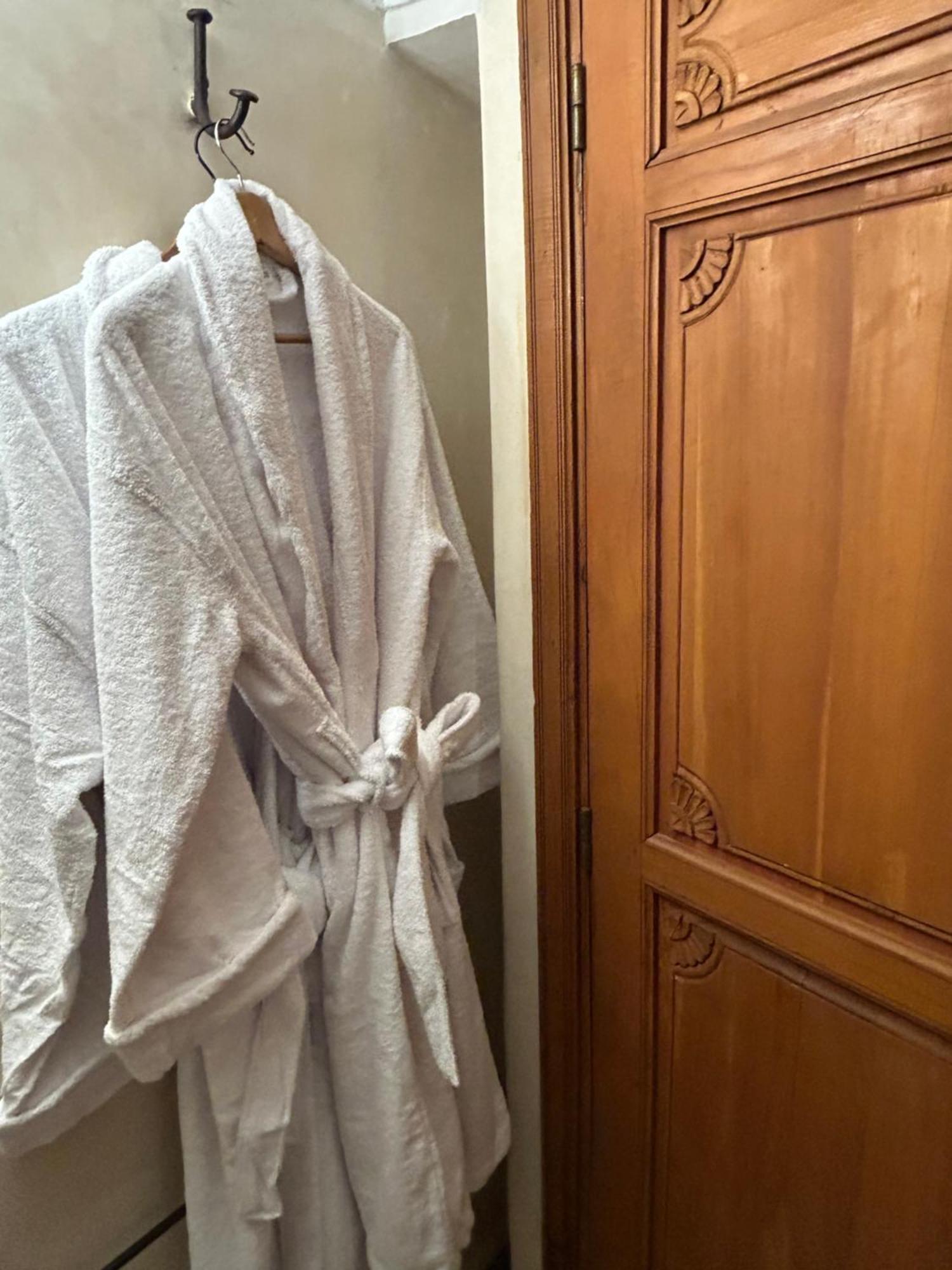 Riad Amazing Amazigh Avec Jacuzzi Petit Dejeuner Compris Avec Aussi Chambres Familiales Pres De La Place Jemaa El Fna مراكش المظهر الخارجي الصورة