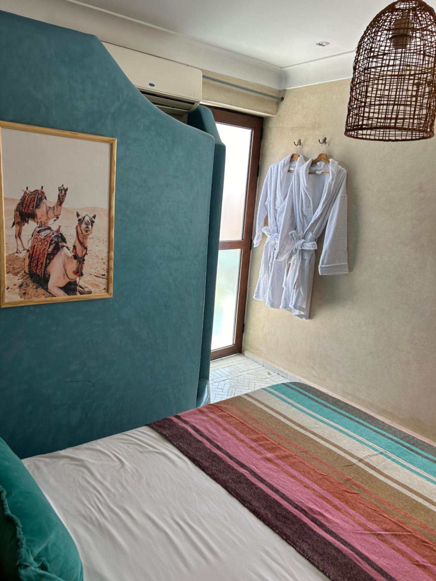 Riad Amazing Amazigh Avec Jacuzzi Petit Dejeuner Compris Avec Aussi Chambres Familiales Pres De La Place Jemaa El Fna مراكش المظهر الخارجي الصورة