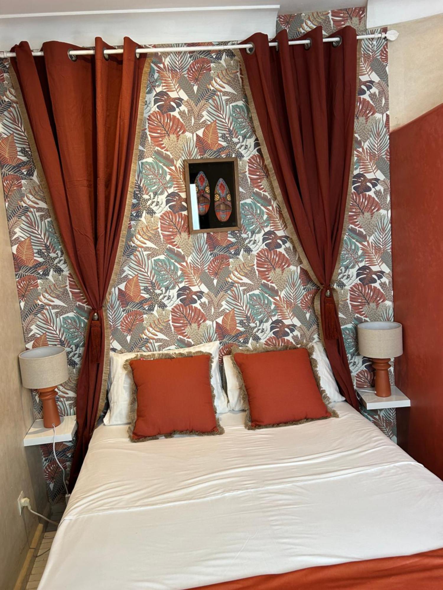 Riad Amazing Amazigh Avec Jacuzzi Petit Dejeuner Compris Avec Aussi Chambres Familiales Pres De La Place Jemaa El Fna مراكش المظهر الخارجي الصورة